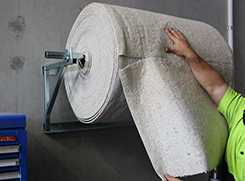 Absorbent roll for workshop